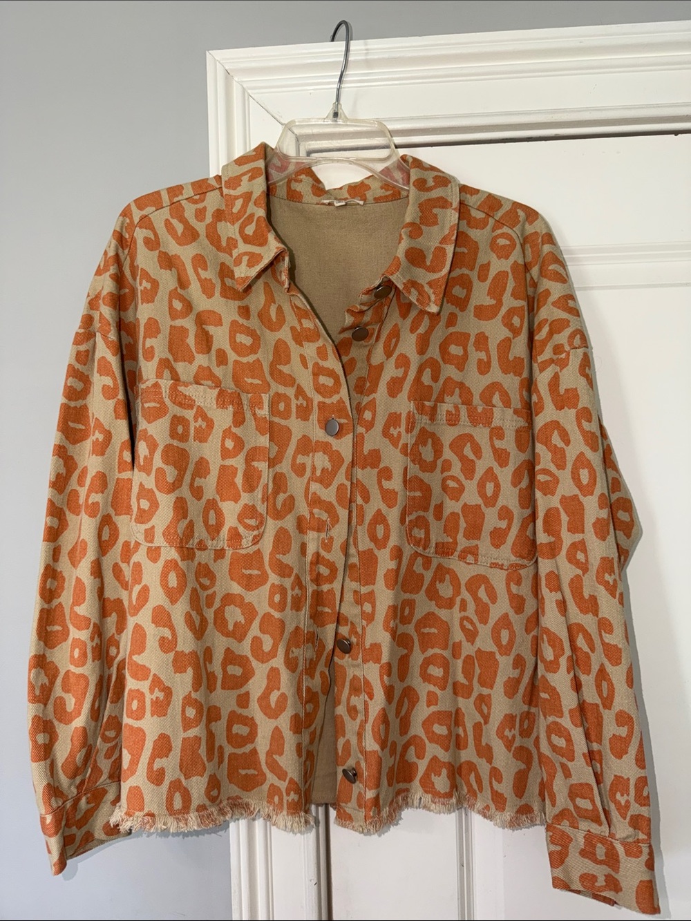 JODIFL Beige & Orange Leopard Print Shirt Jacket